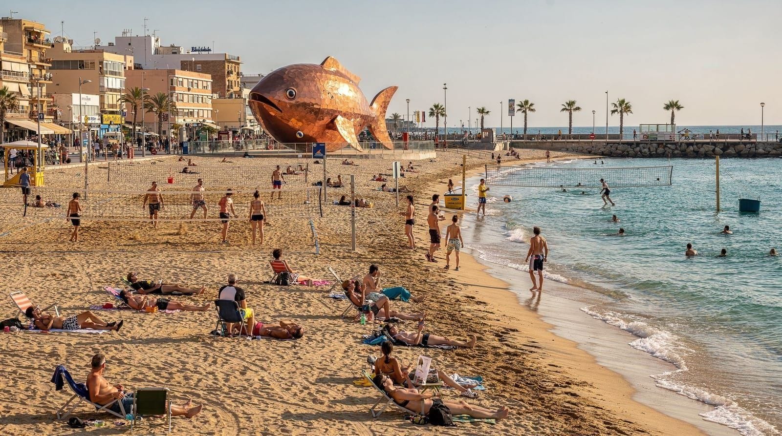 Barceloneta beach and neighbourhood guide