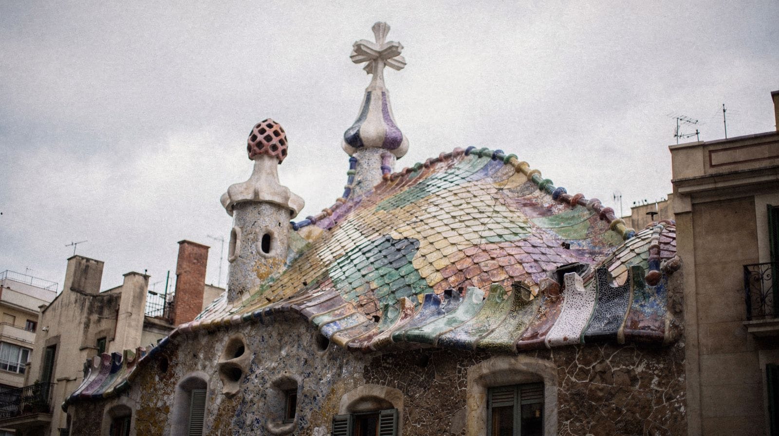 Barcelona: Casa Batlló fast-track tickets and architecture tour