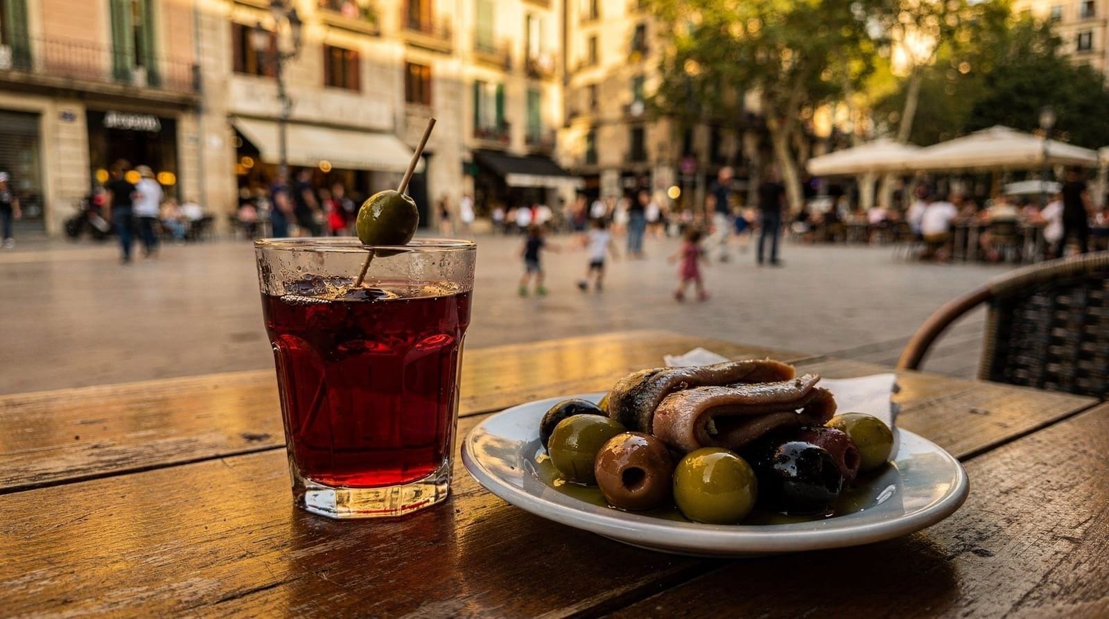 Vermut in Barcelona: the Catalan vermouth tradition explained — The real guide to Barcelona's vermut tradition — l'hora del vermut, best bars, C